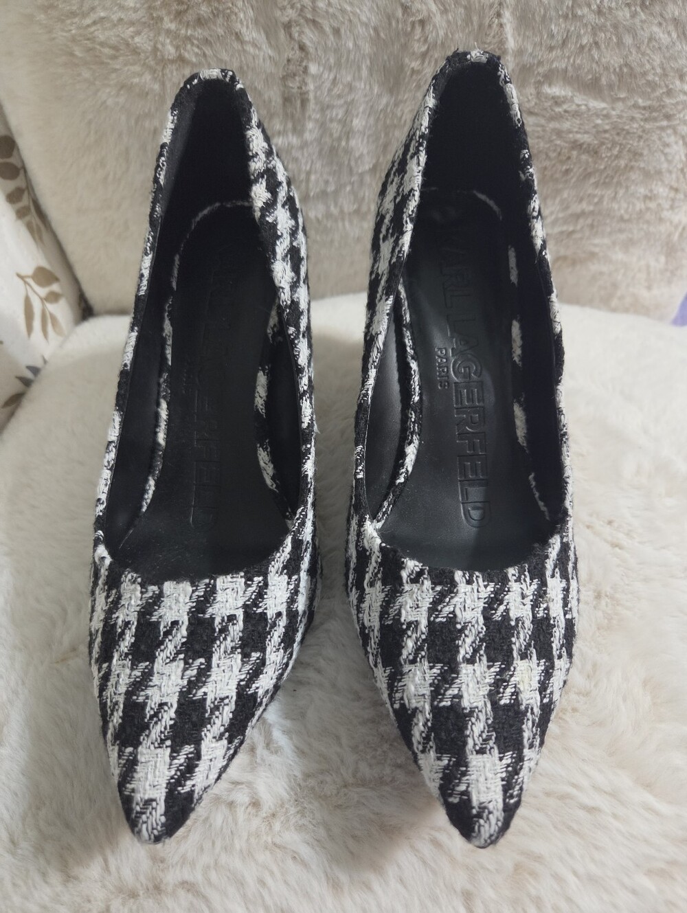 Karl Lagerfeld Elegant Black and White Houndstooth Pointed Pumps. Sz 8